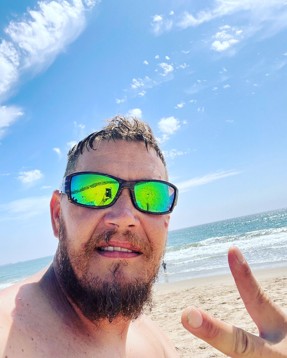 Cali showing us some love 💚☮️☀️🏄‍♂️