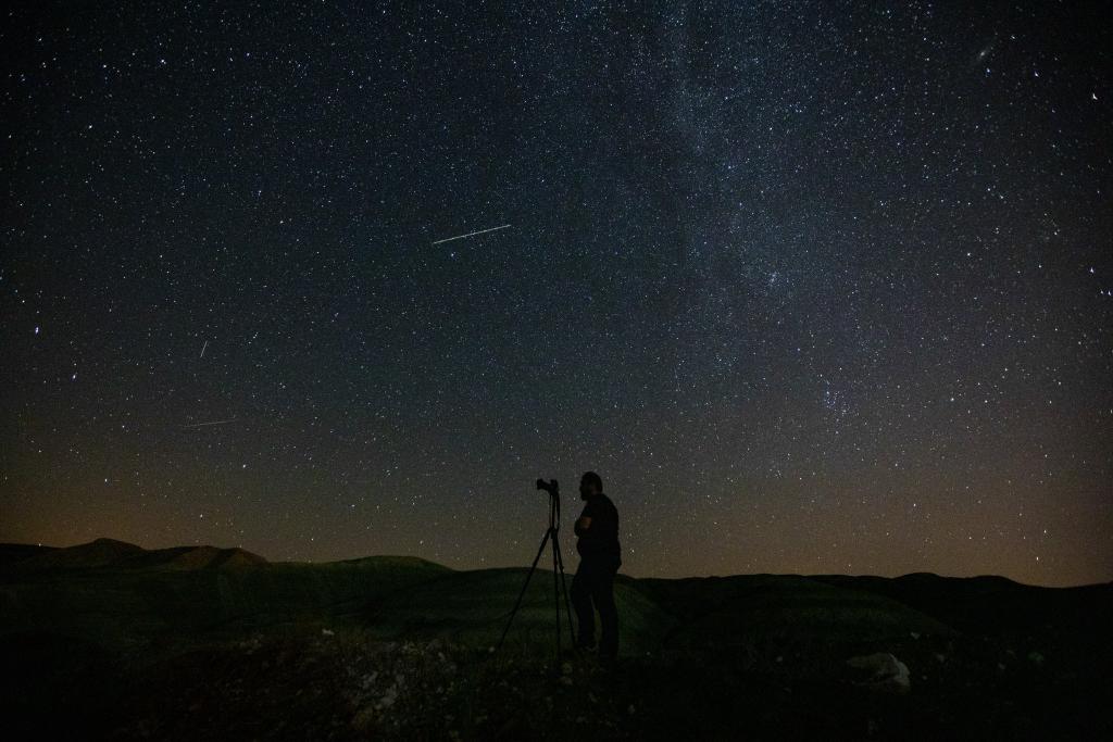 Asosyalcad's tweet photo. Persoid Meteor yağmuru, Ankara.

📸: Alp Eren Kaya

#meteor #MeteorShower #SonDakika #persoid https://t.co/2VkzHozHLm