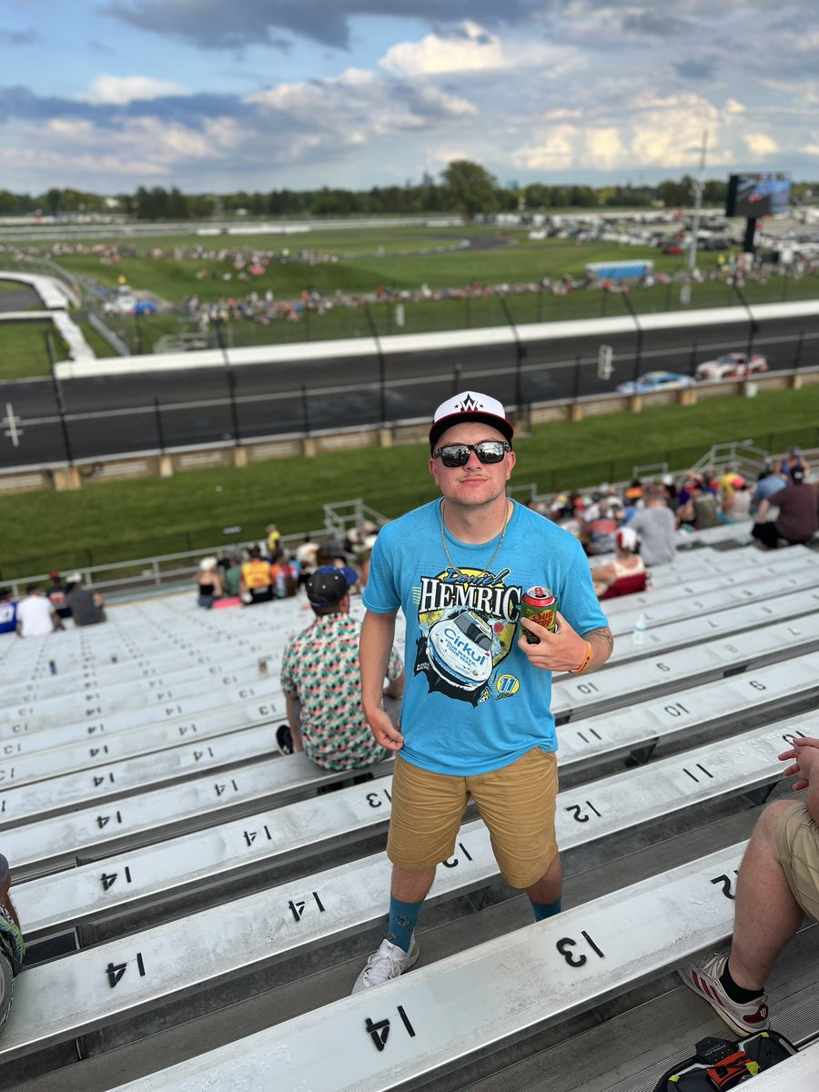 Out here cheering on @DanielHemric and @KauligRacing! #NASCAR #Pennzoil150