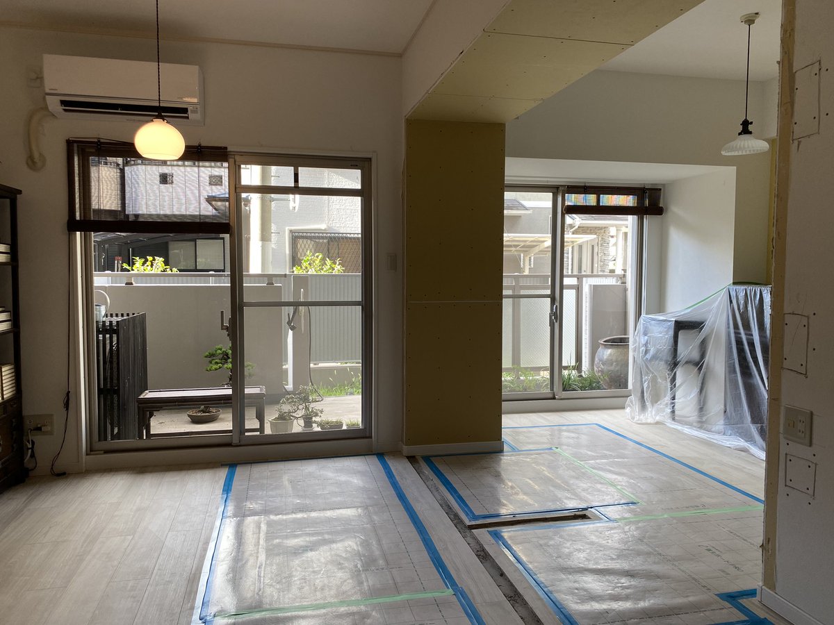 Simeishoin's tweet photo. 部屋のリフォームが終わり
家具を倉庫からもどす
台風🌀前に終わって良かった https://t.co/jJ92GWaFE1