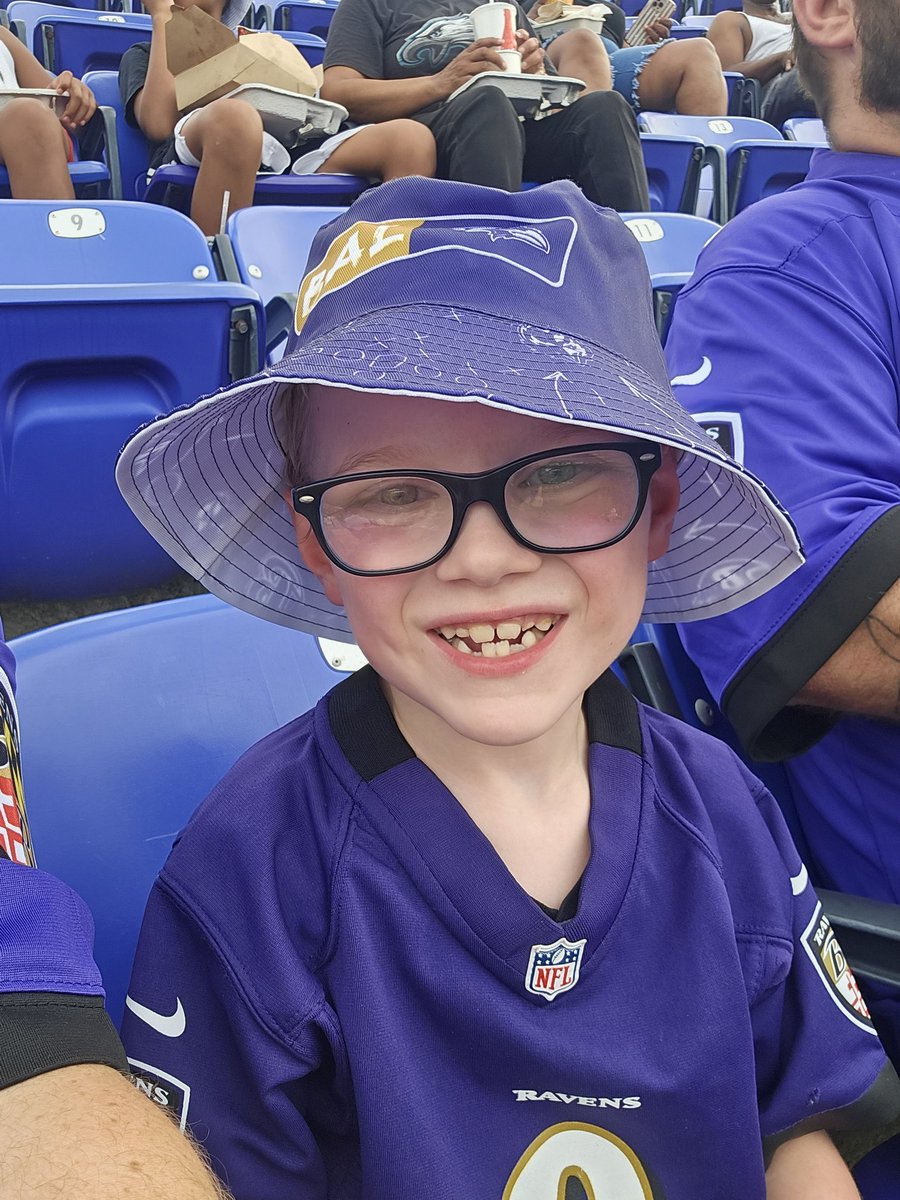 ThatRadChick102's tweet photo. @tbowser23 Your buddy Jameson was screaming for you on the jumbotron 😂

#RavensFlock https://t.co/rpst1X6TZJ