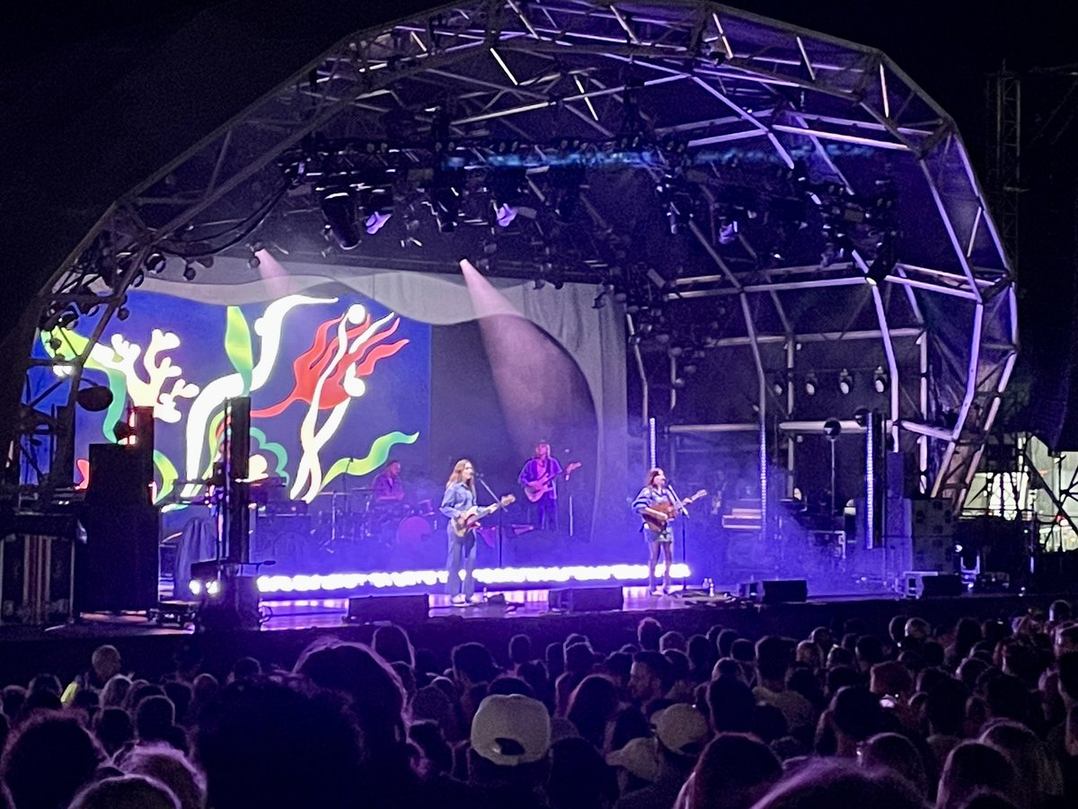 Manchester, Paris, now London, <a href="/FirstAidKitBand/">First Aid Kit</a> kill it every time. <a href="/Flyteband/">Flyte</a> and <a href="/cmatbaby/">cmat</a> cracking too. <a href="/CP_Bowl/">Crystal Palace Bowl</a> perfect for an amazing evening.