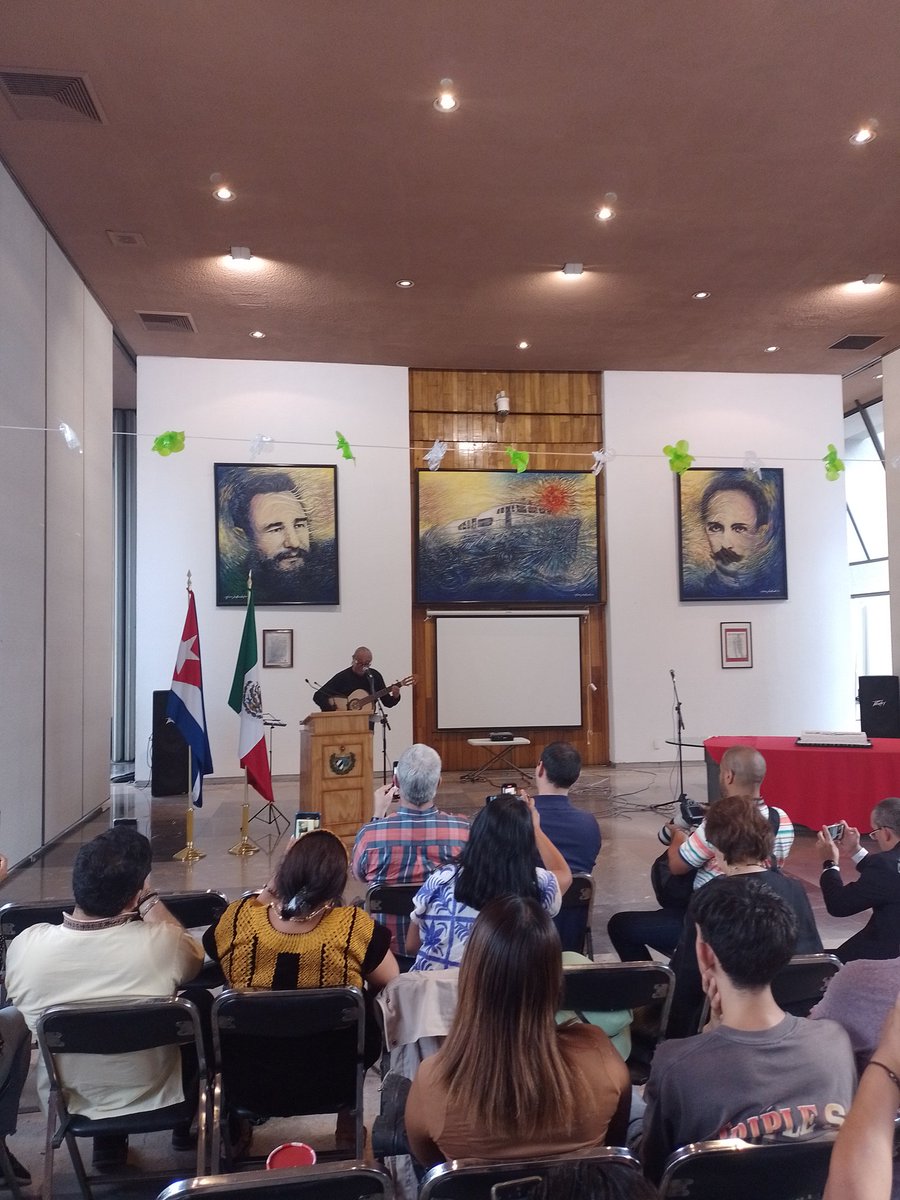 NormitaRDerivet's tweet photo. Una cantata a Fidel tiene lugar en EmbaCuba México organizada por el Comité de Solidaridad con Cuba y cubanos residentes, trovadores mexicanos y cubanos unen sus voces en homenaje al 97 cumpleaños del Comandante #FidelPorSiempre https://t.co/cAIf2eeCww