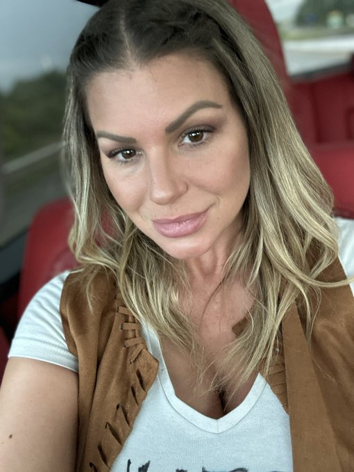 What are you&rsquo;re Saturday night plans? https://t.co/9CXkiAASWV