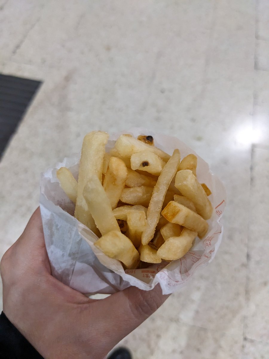 helloyellowbird's tweet photo. @McDonaldsUK is it normal for your chips to be this pale, cold and lifeless? Don't even think they're cooked 😩😞 https://t.co/lFYiL8YG9n