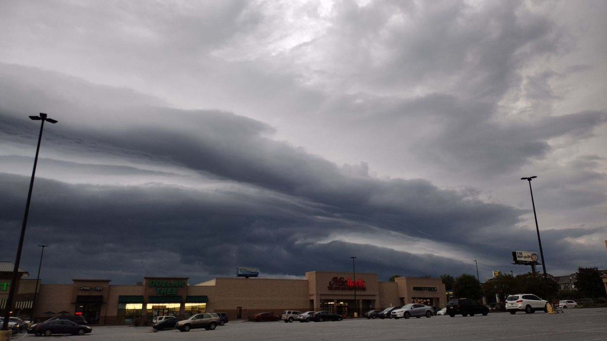BJeswaldWRBL's tweet photo. Classic Shelf Cloud! “All taken in the Bradley Park area of Columbus, looking north.” Big Frank Dillard @_FrankDillard’s dad #gawx #shelfcloud #outflowwinds @NWSAtlanta @cnickelWRBL @NicolePhilli @KayleeBarbeeWx https://t.co/EmDNKbMS7p