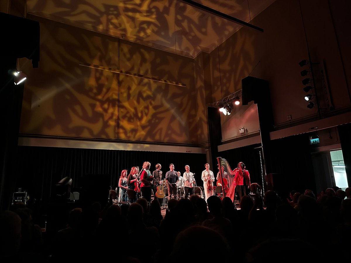 Great concert by <a href="/IrishMemoryOrch/">IrishMemoryOrchestra</a> this evening at <a href="/NCH_Music/">National Concert Hall</a>. So interesting to hear a total fusion of classical, trad and jazz…and not a score in sight (as the name would suggest!) 👏🏻🎶 <a href="/amofarrellharp/">Anne-Marie O'Farrell</a> <a href="/LindaOSF/">Linda O'Shea Farren</a>