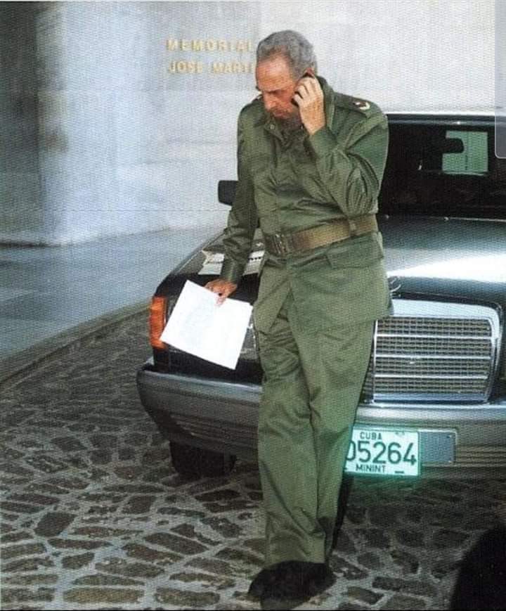 No voy a hablarles de un hombre común, haré la historia de un ser de otro mundo, de un animal de galaxia. 
#FidelPorSiempre