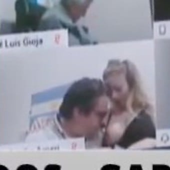 TraductorTeAma's tweet photo. Momentos Peronia de oro.
Esto? Nunca más.
Kirchnerismo? Nunca más. https://t.co/ZYH7meDgrL