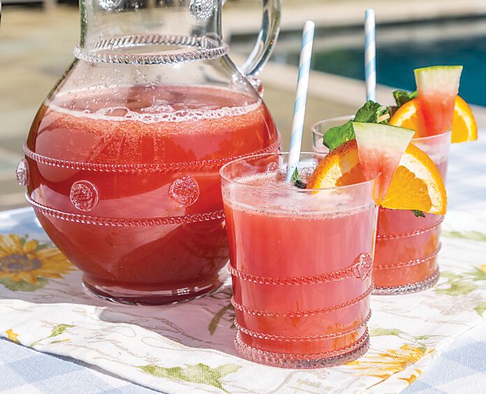 SouthernLadyMag's tweet photo. In this sweltering summer heat, a glass of Watermelon Spritzer topped with fresh mint and citrus hits the spot. Find the recipe at https://t.co/aNFW1LHeMj.
#southernladymag #recipebox #watermelon #spritzer #drinkrecipes #summerdrinks #summercocktails #summerrecipes #partydrinks https://t.co/WwJtFopjtR