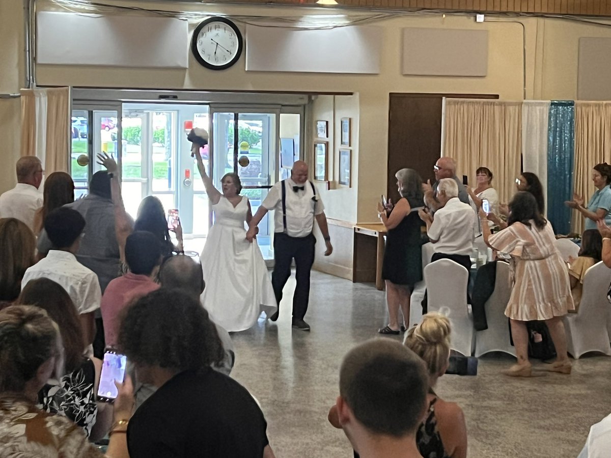 shafferjeff06's tweet photo. #richardandbarbarawedding

Please share and get this trending. Or not. https://t.co/s8scTsKrRw
