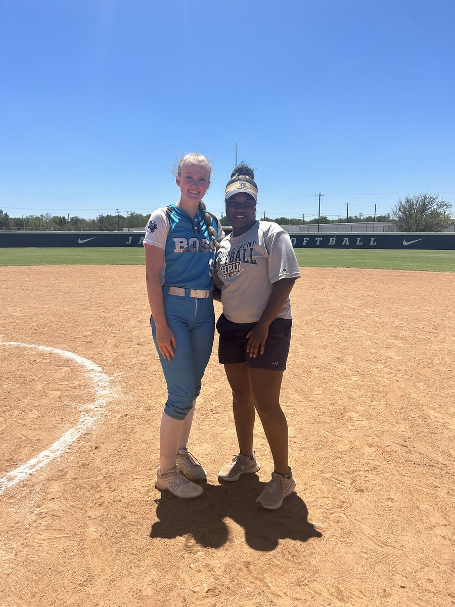 What a great day with <a href="/HPUsoftball/">Howard Payne Softball</a> !! Huge shoutout to <a href="/CoachKAnderson/">Coach Kailey Anderson</a> for some great advice! The campus was awesome, and I can’t wait to come back.
<a href="/BSoftball19/">BossSoftball19</a> <a href="/WERaiderSB/">Wylie East Softball🥎</a>