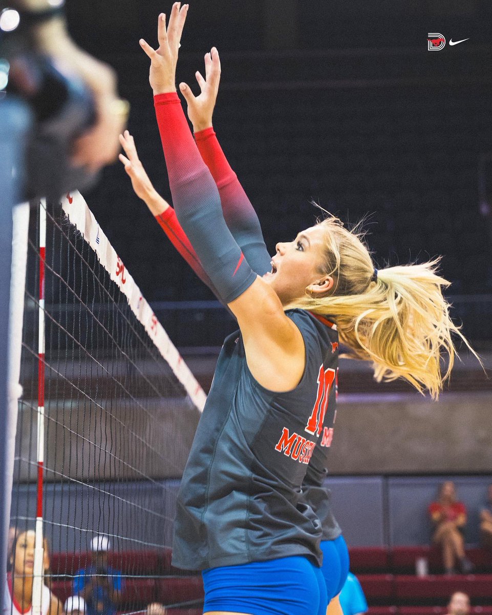 SMUVolleyball's tweet photo. 𝑺𝒕𝒂𝒓𝒕𝒊𝒏𝒈 𝒐𝒇𝒇 𝒕𝒉𝒆 𝒔𝒆𝒂𝒔𝒐𝒏 𝒓𝒊𝒈𝒉𝒕. 💪🏻

#PonyUpDallas | @SMUMustangs https://t.co/NS8E6NxrfN