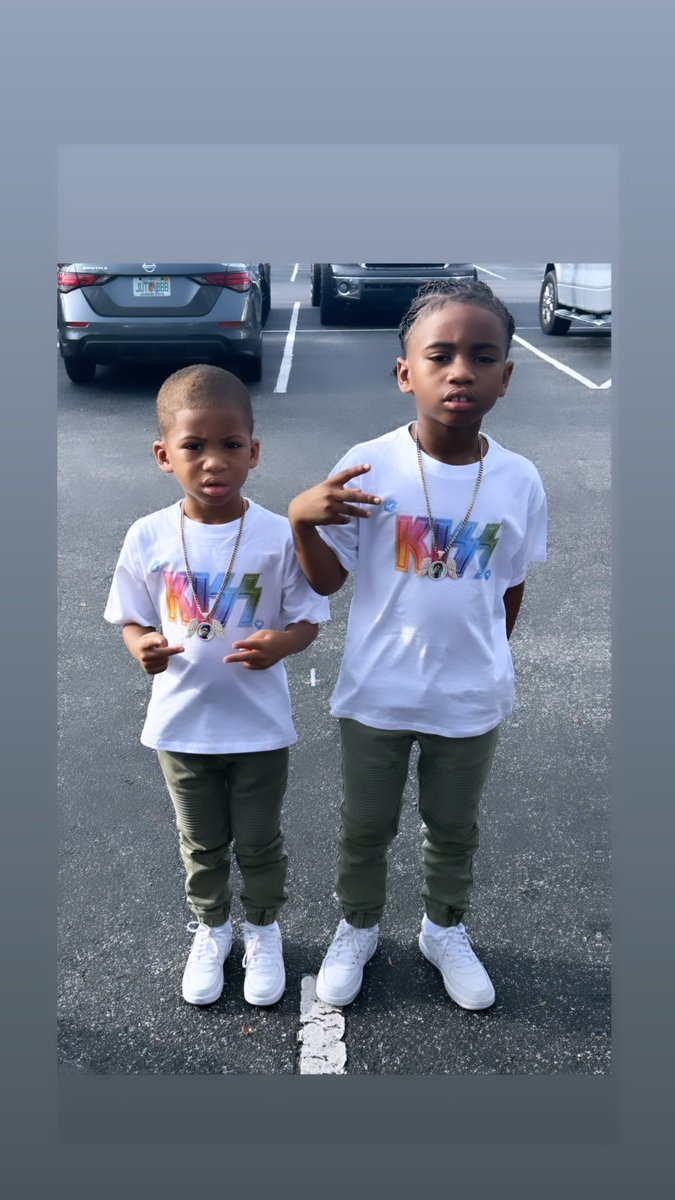 ForeverX04's tweet image. The Guys 🩵