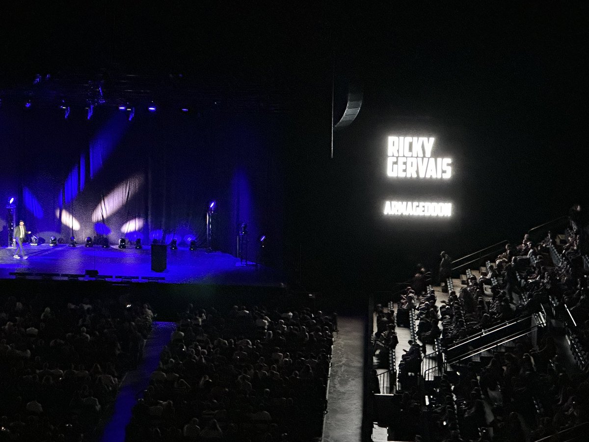 Waiting for Mr Gervais! Lucky Montreal 🍀 packed house for Armageddon! My phone goes iff now, respect for the artist! Ps Sean McLoughlin’s opener crushed  it!!!! #lovelaughing