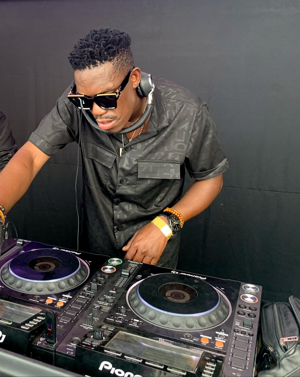Siar_Maspila's tweet photo. Your most trusted DJ 👑✨🖤🇿🇦
#Moribula #GOAT𓃵 https://t.co/ngWRYBtx62