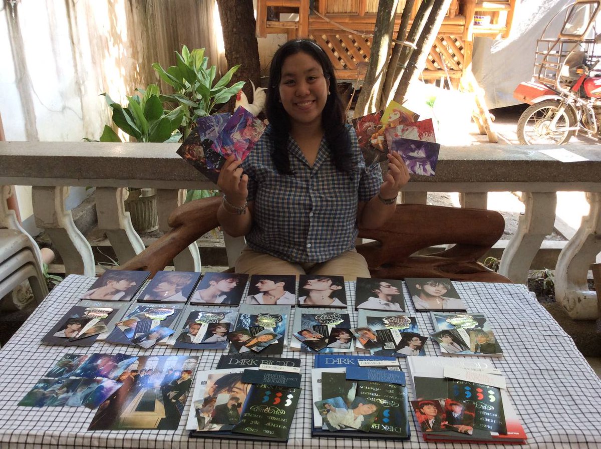 Jay_Alyz's tweet photo. #JäyAlyz_Mails

Hello @unniemart_😊. Sorry for the late feedback. Anyways, thank you so much🥰. I really enjoyed unboxing them🩸. Almost all of them came home! This is the greatest quantity of all album I've ever unbox😭. Till next 📦<33. #unniemart_feedback 
#ENHYPEN #DARKBLOOD https://t.co/ddBcIbuvZy