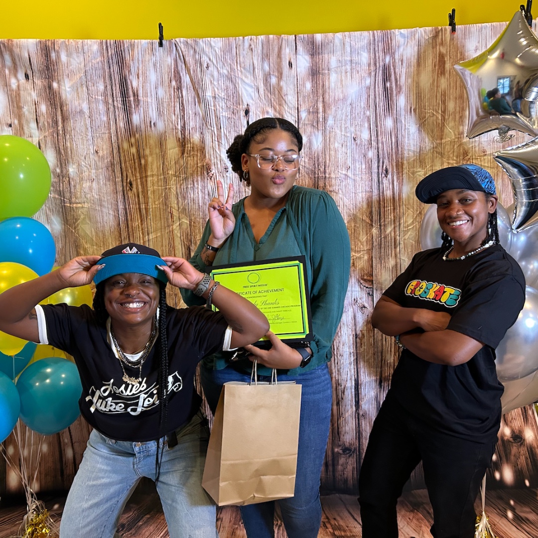 party_noire's tweet photo. Congrats to our summer intern Kennedy for earning her One Summer Chicago certificate of achievement + for showing out for her presentation on working with us this summer! Send her love + complete our inquiry forms if you're interested in working with us! https://t.co/gNCG5EPnNQ https://t.co/etpBmUAGIz