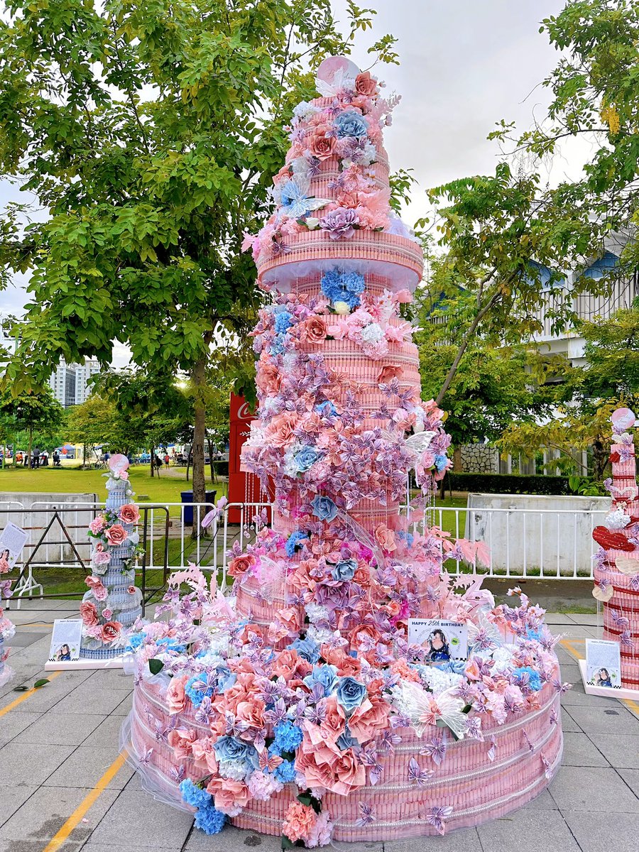 pineapplesCN's tweet image. 🎂     𝗛𝗔𝗣𝗣𝗬 𝗙𝗥𝗘𝗘𝗡 𝗗𝗔𝗬   🎂
  野蛮生长·Growing Wild！
🎬  𝗕𝗲𝗳𝗼𝗿𝗲 𝗠𝗶𝗱𝗻𝗶𝗴𝗵𝘁 𝗘𝗣𝟭𝟮 🎬

💐《25》
25岁 25个蛋糕 
一起回到1998
让我们在尚未认识的时间里陪你度过漫长岁月

#srchafreen
#EverydayIsFreenday