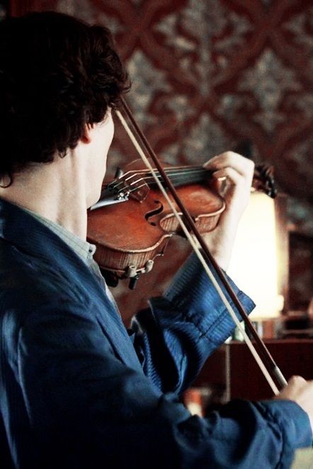 a_victoriangirl's tweet photo. #BrownBatch violin 🎻 https://t.co/2PM6mwuok1