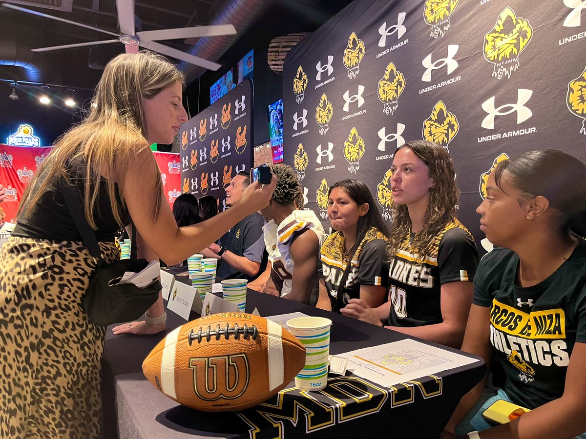MdNAthletics's tweet photo. MdN Football &amp; Flag Football representing at Tempe Union’s Media Day today. It’s a great day to be a Padre! #prideandrespect #padrepower @PadresFootball @Coach_Figueroa @huffine_tuhsd @TUHSD_News @ClaudiafCollins https://t.co/RNhSQdcaMK
