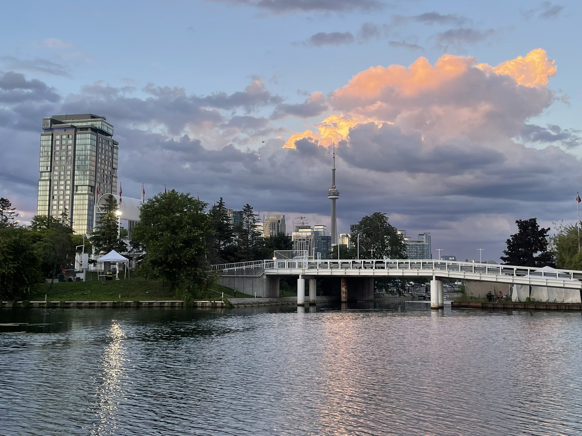davidpleonard's tweet image. Beautiful night at the amphitheatre for Pantera. Not pictured: Pantera. 🤘#dlws