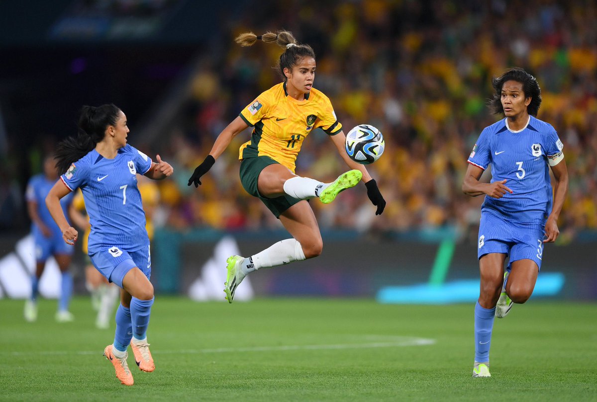 MFWitches's tweet image. Let me tell you a story about being a sporty woman in Australia today.

And why it’s relevant to the #Matildas win. 

This story started when I was 2 years old and my grandpa registered my younger brother for membership of a football club after his birth … but didn’t do this for…