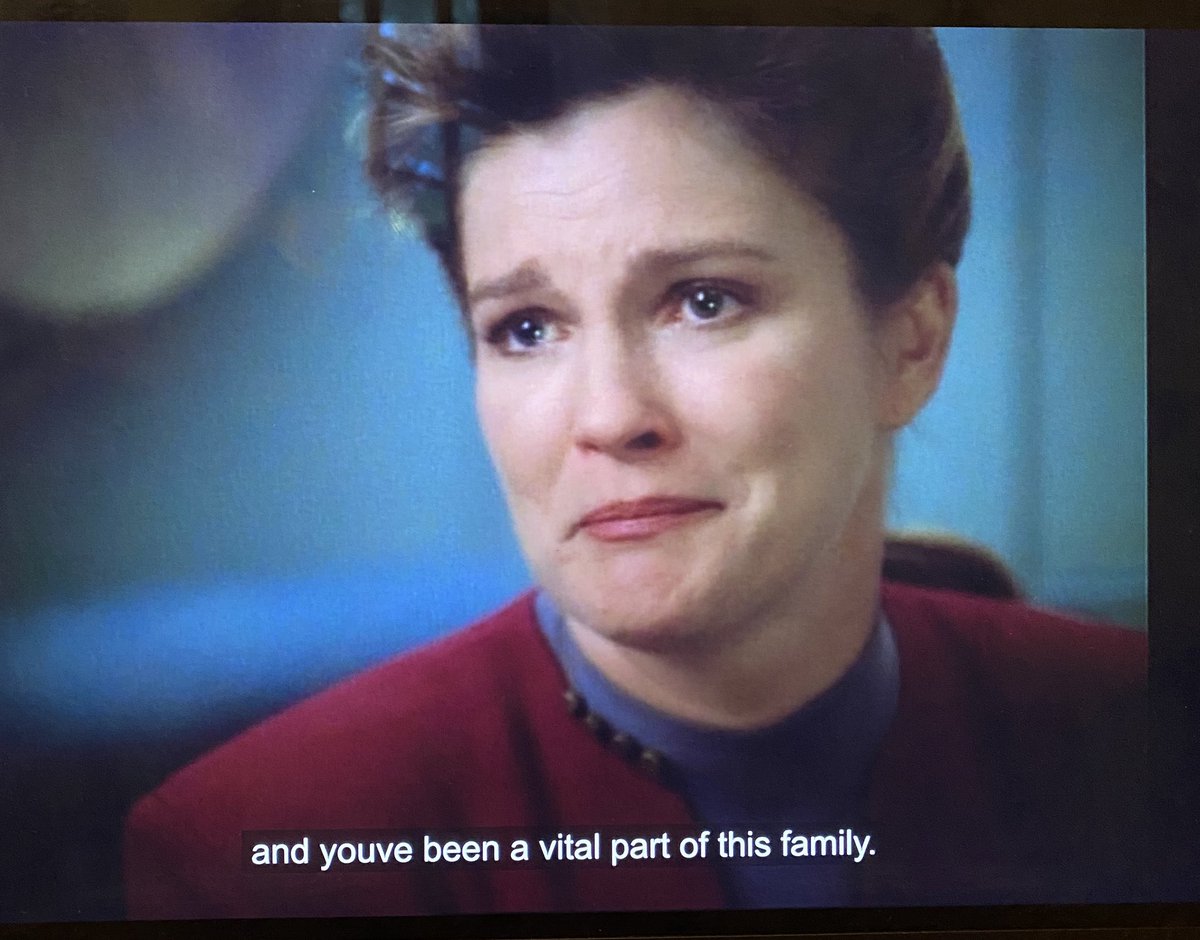 Durassisterspod's tweet photo. This scene isn’t talked about enough. Great acting from both Mulgrew and Lien in s4e2 saying goodbye to Kes #Voyager #StarTrek https://t.co/EH1uz0xJ1E