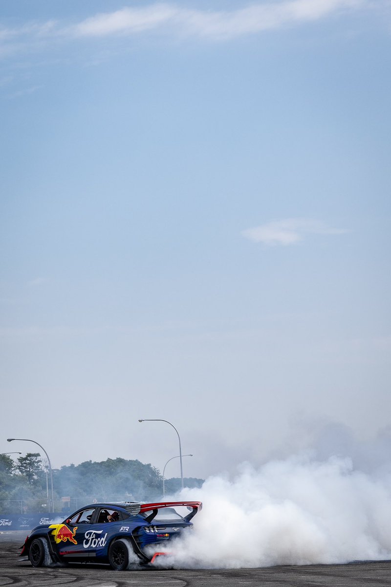 FireTheCanon's tweet image. Today was fun. Putting together a reel now. 

1400hp is WILD

Thanks @electric_jake and @chargedupemily for the invite! 

First two: @CanonUSA R3 and 28-70 

#electrifyexpo #teamcanon #fordperformance #f150lightning #mustangmache #MustangMachE1400 #hotlaps