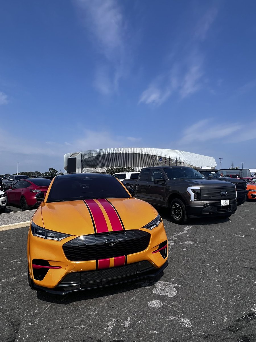 FireTheCanon's tweet image. Today was fun. Putting together a reel now. 

1400hp is WILD

Thanks @electric_jake and @chargedupemily for the invite! 

First two: @CanonUSA R3 and 28-70 

#electrifyexpo #teamcanon #fordperformance #f150lightning #mustangmache #MustangMachE1400 #hotlaps