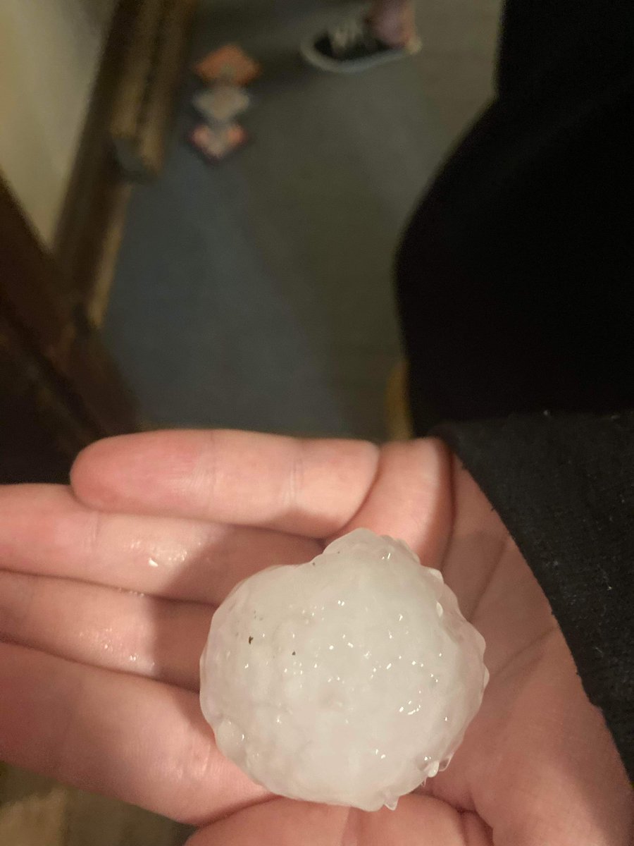SevannaLyn's tweet photo. @RayPetelinWx @KDKA In Claysville, PA just outside of Washington. #ClaysvillePA https://t.co/pFm4RlHF4N