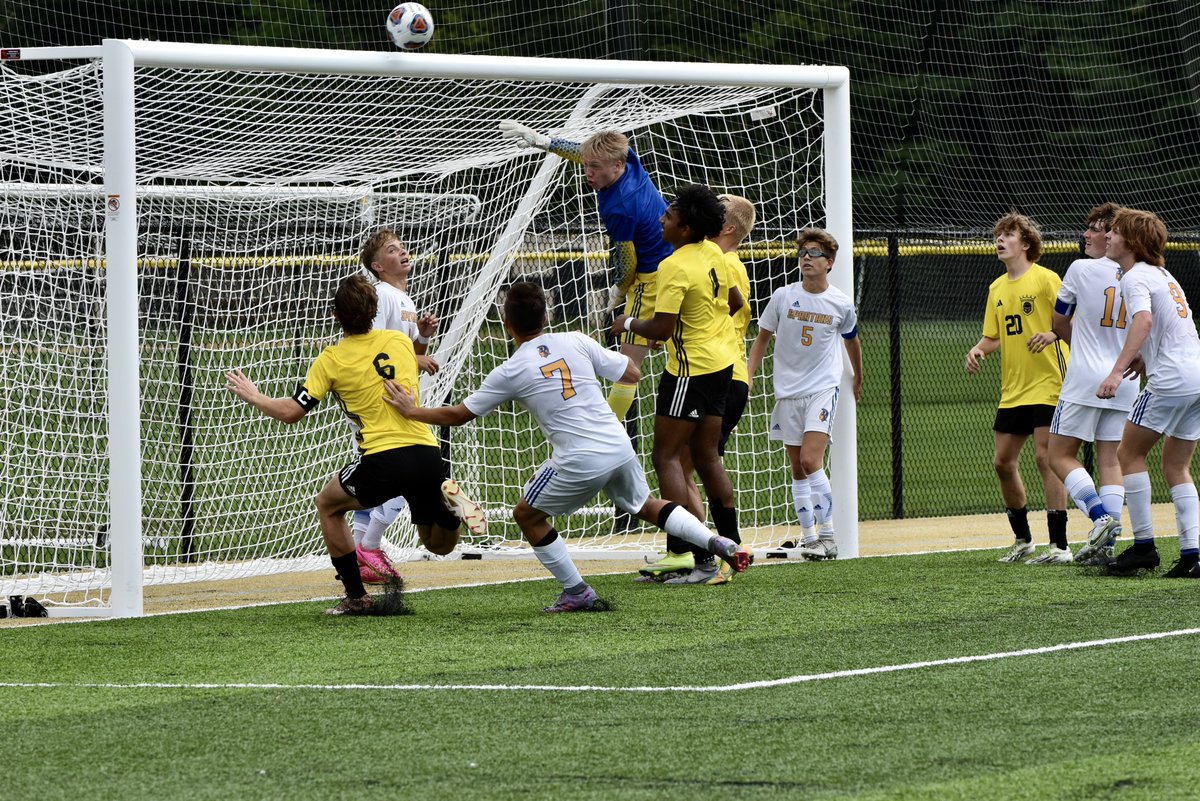 LajfarrellLisa's tweet photo. First 80 minutes being  varsity goalkeeper as a sophomore! Tied 2-2 against a tough team!  A great start to the high school season! https://t.co/p1sHXHUZ71