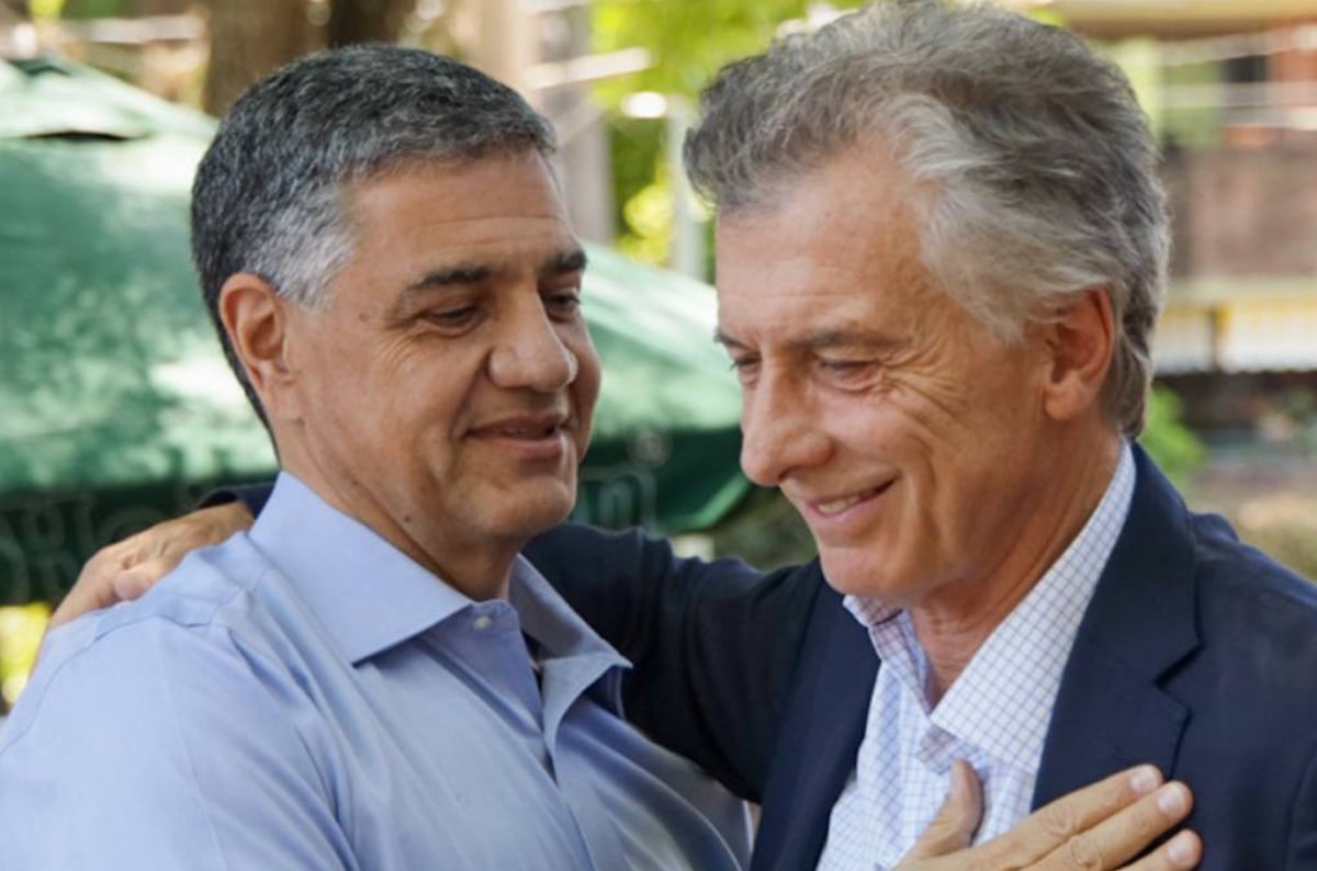 AgenciaElVigia's tweet photo. La Justicia Electoral de CABA ordenó este sábado que el precandidato a jefe de Gobierno porteño de JxC, Jorge Macri, elimine un video de su cuenta de Instagram por violar la veda dispuesta legalmente tras una denuncia del apoderado del espacio Evolución, Mariano Genovesi. https://t.co/E42gumiMGq