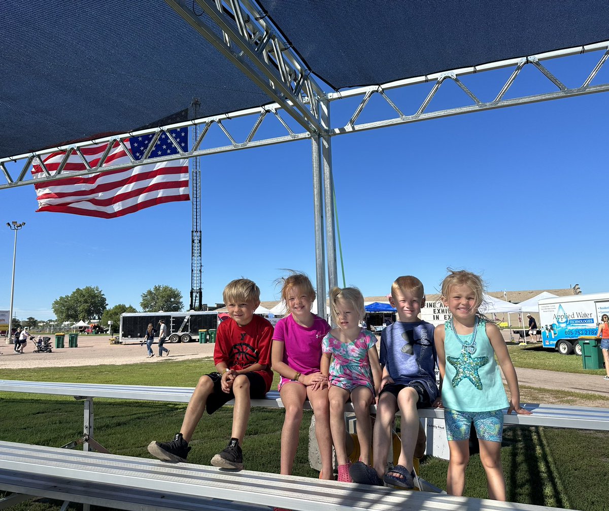 LeaderJohnThune's tweet photo. These cousins are soakin’ up summer. #sdsummer #fairfun #poolvibes https://t.co/KBzqkAGcyu