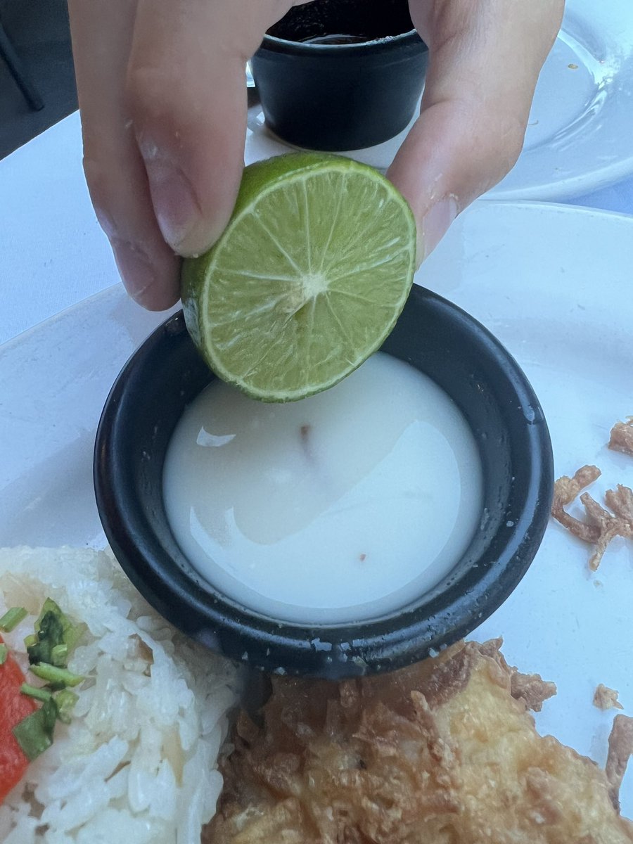 prchovanec's tweet photo. We put the lime in the coconut and we drank them both up. Veracruz, Mexico. https://t.co/2JpiMsuXLN