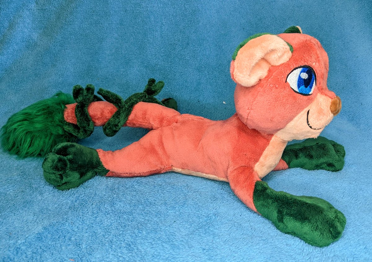 onioncrafts's tweet photo. Forgot to post!! Here's a plush I finished earlier this year! What a cute little vine-tailed lion :) Featuring teeny tiny squishy mochi paws and a wired vine on the tail. 🤩Love how it turned out!! 🦁🌱 https://t.co/fdRkky4CCC