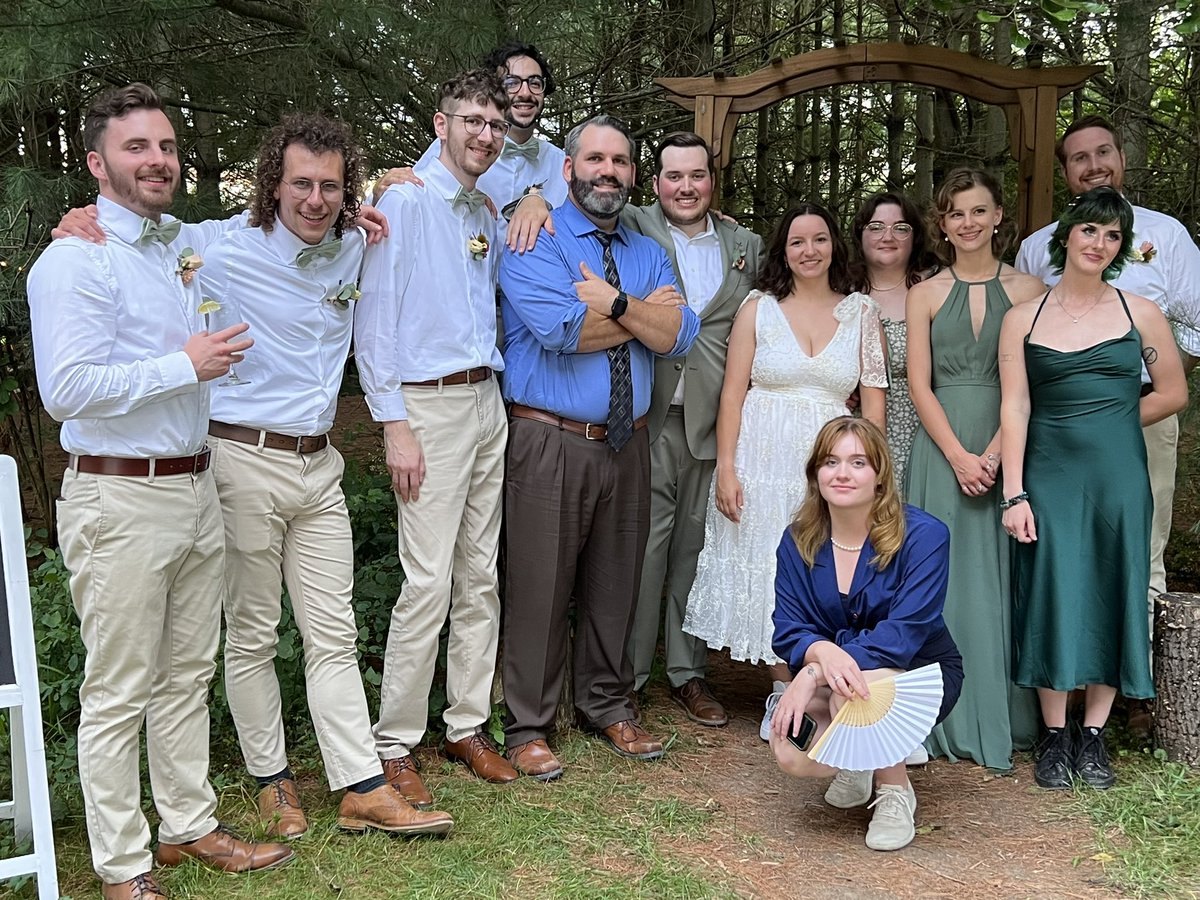 MrMcCoy_1's tweet image. Congratulations to Mr. and Mrs. Osmundson. Gorgeous wedding! So happy for Barrett and Sydni! Also, a proud educator moment: had these 11 in class! Many Model UN alumni. Pretty special evening! #relationships #beyondtheclassroom