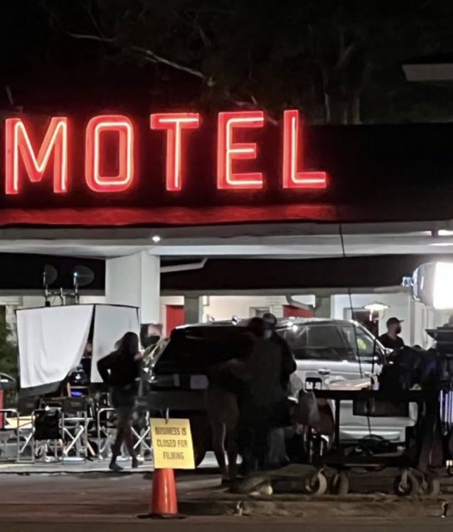 oh… i can’t see the pic guys, this is just belly and conrad kissing leaks isn’t it? :D