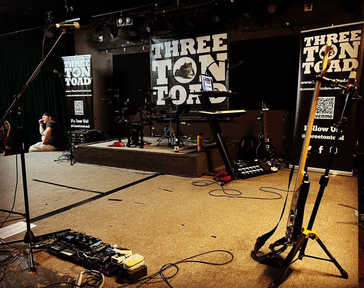 ThreeTonToad's tweet photo. Almost time https://t.co/pdpunG3Qb7