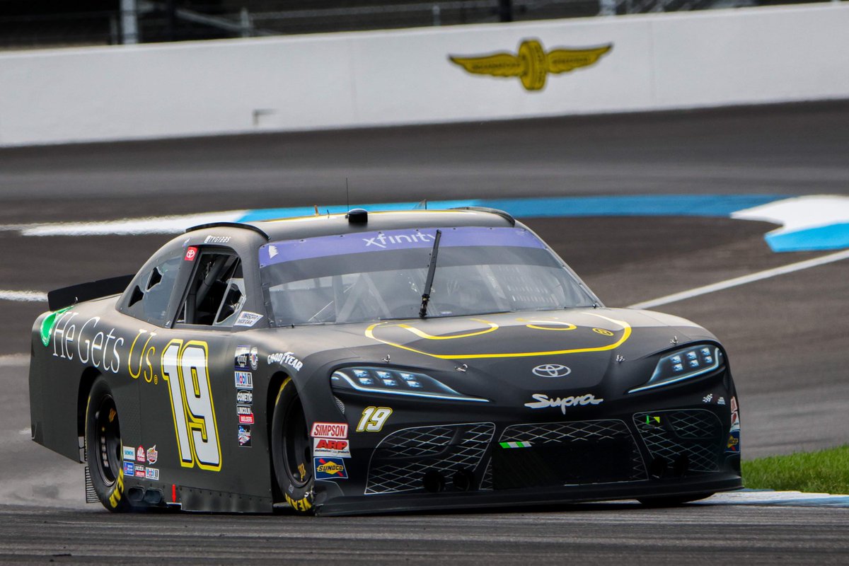 .@TyGibbs gets it done for the victory in the #Pennzoil150 at @IMS!

📸: @RieglePhotos | TPF