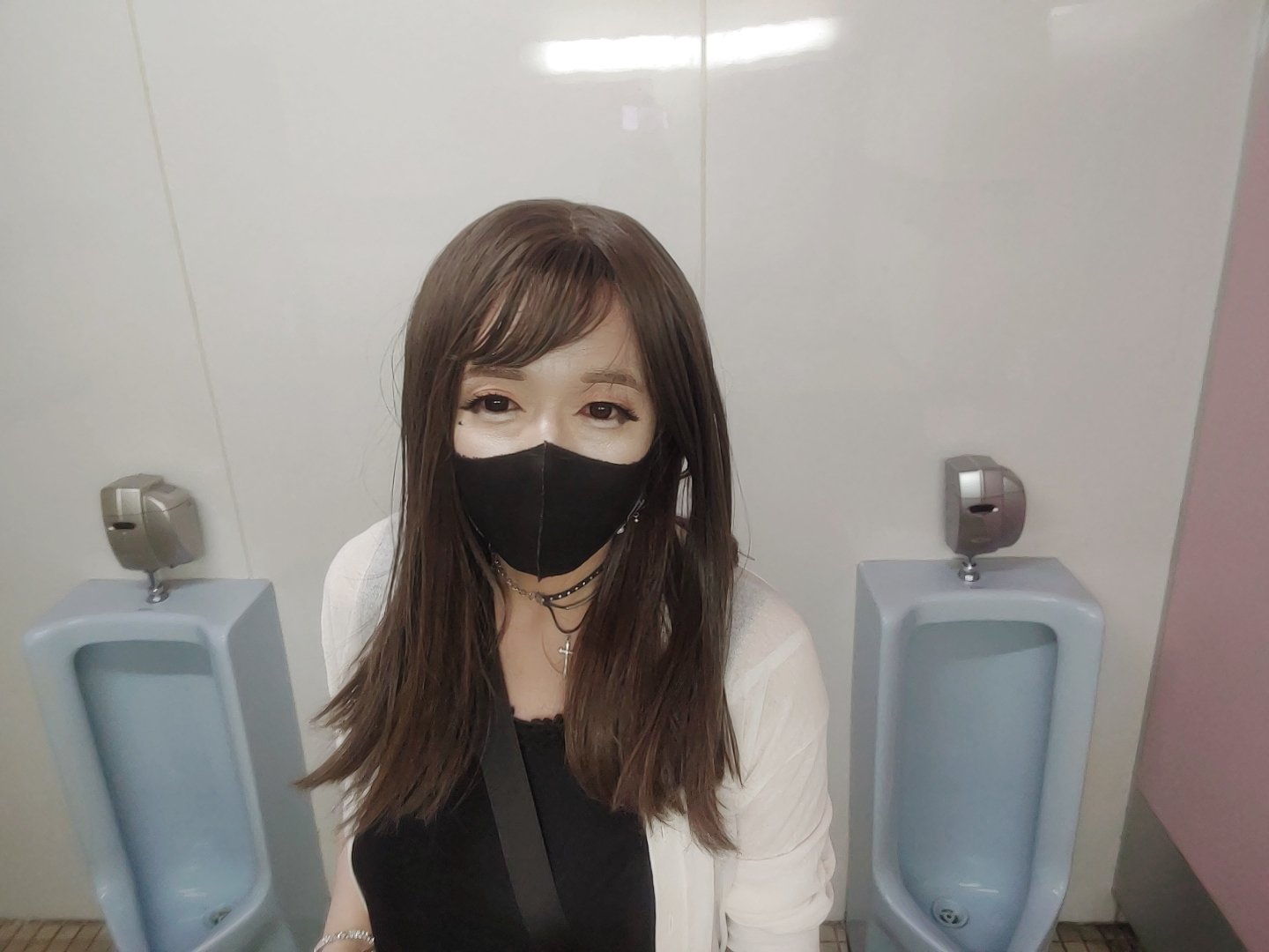 女装 便器  / X