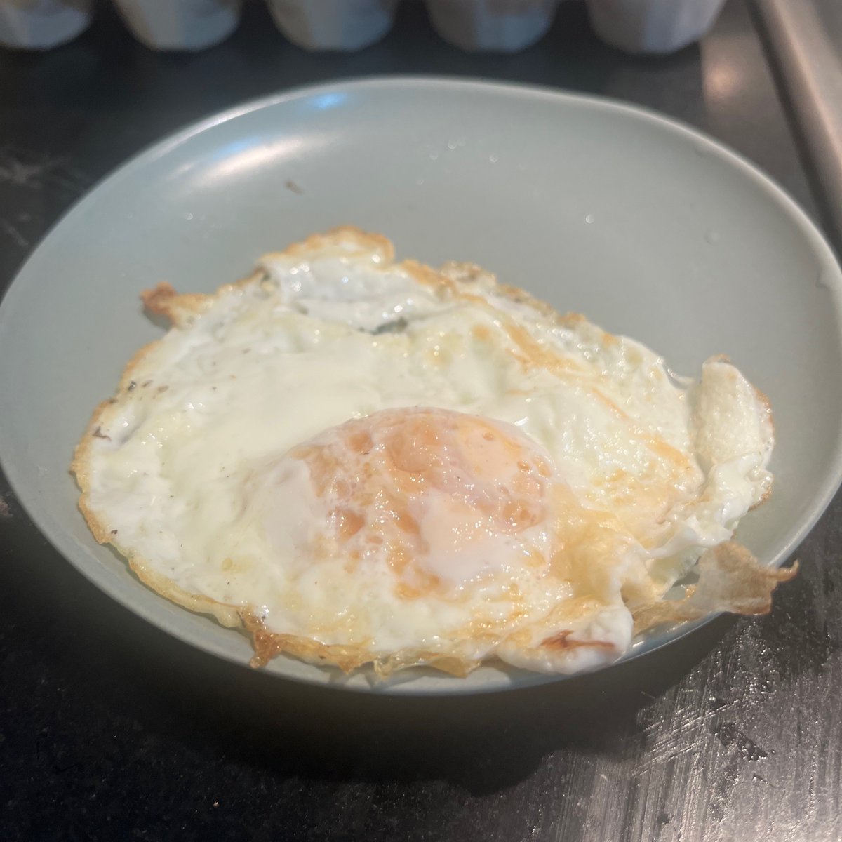 EVNNE_official's tweet photo. [🎥] EVNNE이네🏠 요리 담당 테스트  달걀 프라이의 주인을 공개합니다.🤣  4번 🍳 #박한콩  #EVNNE #이븐 
#박한빈 #PARKHANBIN https://t.co/im899TimTb