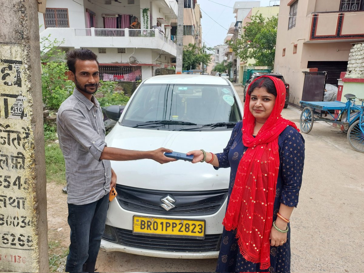 mohitraj7's tweet image. This guy has set an example of honesty by returning the mobile phone which was left in his car. He came back to the drop location to return the mobile phone.We would request  @Olacabs to appreciate him for his honesty.. Great work buddy....