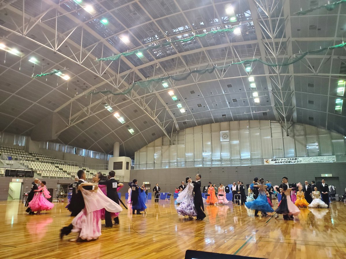 ダンススポーツ競技会

準決勝

B級スタンダード

広島大会