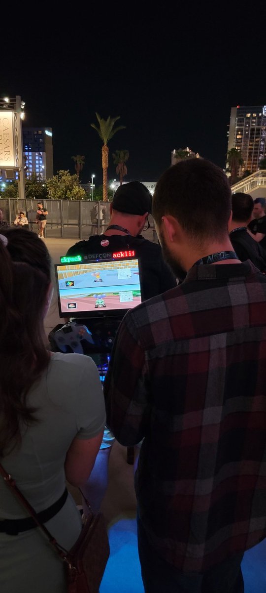 NoV4nity_'s tweet photo. #defcon #patiocon #bombcon @_seahop https://t.co/eKXWUhb4Xr