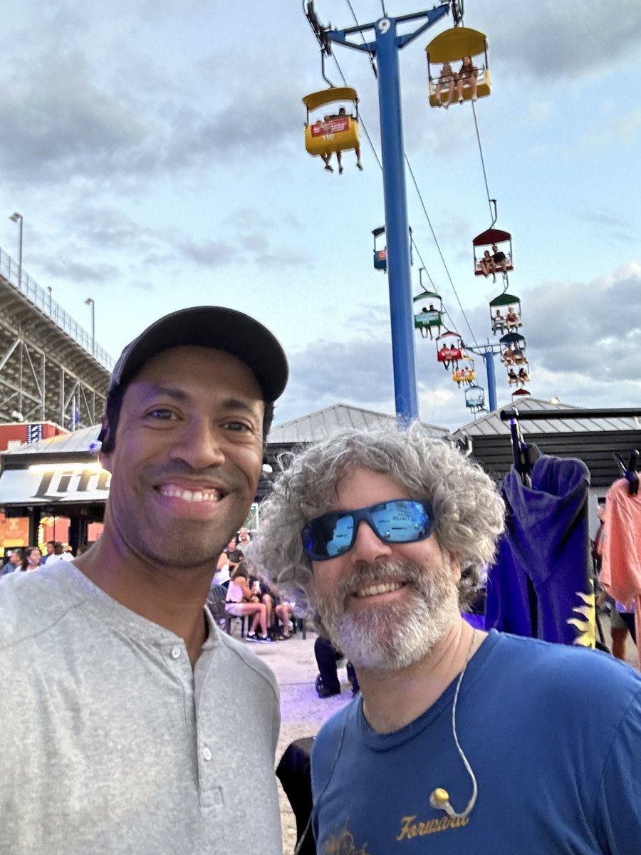 cadamesofficial's tweet image. Back at @wistatefair 
#thelovemonkeys #wistatefair #friends #livemusic #remopercussion #regaltip #oderydrumsbrazil #tocapercussion #saludacymbals #saturdaynight