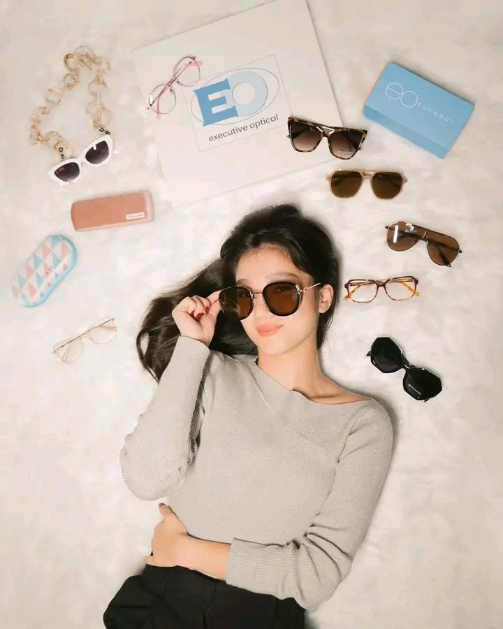 TeamDBBubblies's tweet photo. @bellemariano02’s ig update!

“Upgrading my look with these eyewear from @.executiveoptical ✨

✔️ comfortable
✔️ fashionable
✔️ sustainable (made from recycled materials)

Protect your eyes and buy your pair today!”

#BelleMariano | #DonBelle
#LoveYourEyes | #BeYouBeEO

L-E! https://t.co/NxTkwml6dy