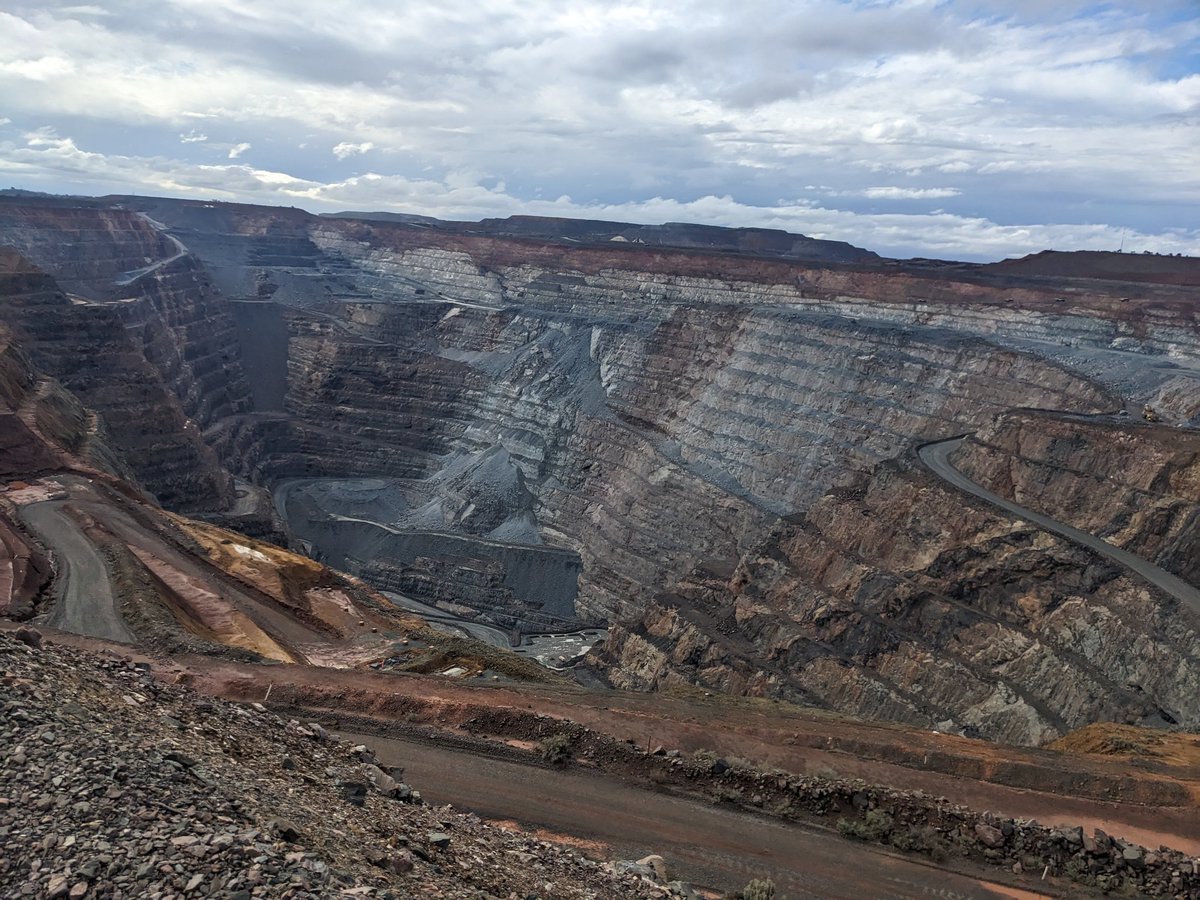 RorakGaming's tweet photo. We are live at the big Super Pit Gold Mine Lookout in Kalgoorlie come check it out.
📽️ https://t.co/PgTzETQQQP
🔗 https://t.co/vO71g7TW5g
#imagine #kcgm #goldmine #superpit https://t.co/gPn0Peb4AB
