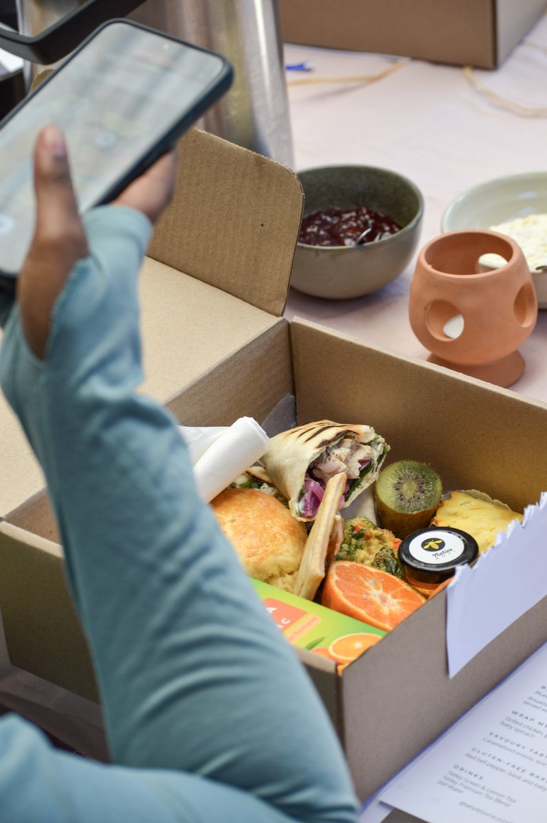 Add #nativenosi to your winter grazing boxes after an early morning yoga, jog or hike 🍯🐝 Happy Sunday 🤩