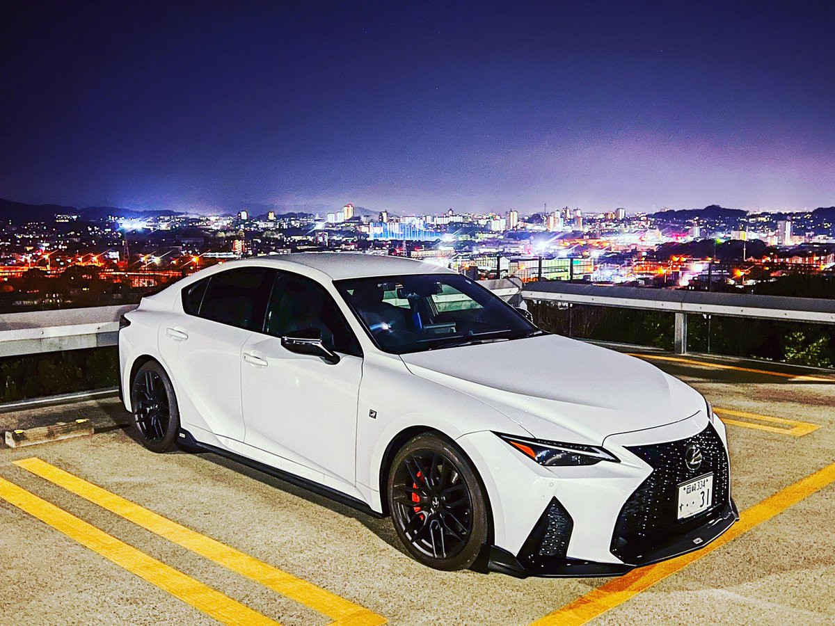 ryogoro0421's tweet photo. 眠らない街
眠れない夜
#LEXUS
#レクサス
#レクサス岡崎
#モードブラックS
#modeblacks
#レクサスis
#lexusis
#トムス
#トムスレーシング
#toms
#tomsracing
#lexusgram
#lexusisfsport
#レクサスグラム
#FSport
#レクサスオーナーと繋がりたい
#夜景
#眠らない街
#眠れない夜
#負のスパイラル https://t.co/NV7DBnFrcR
